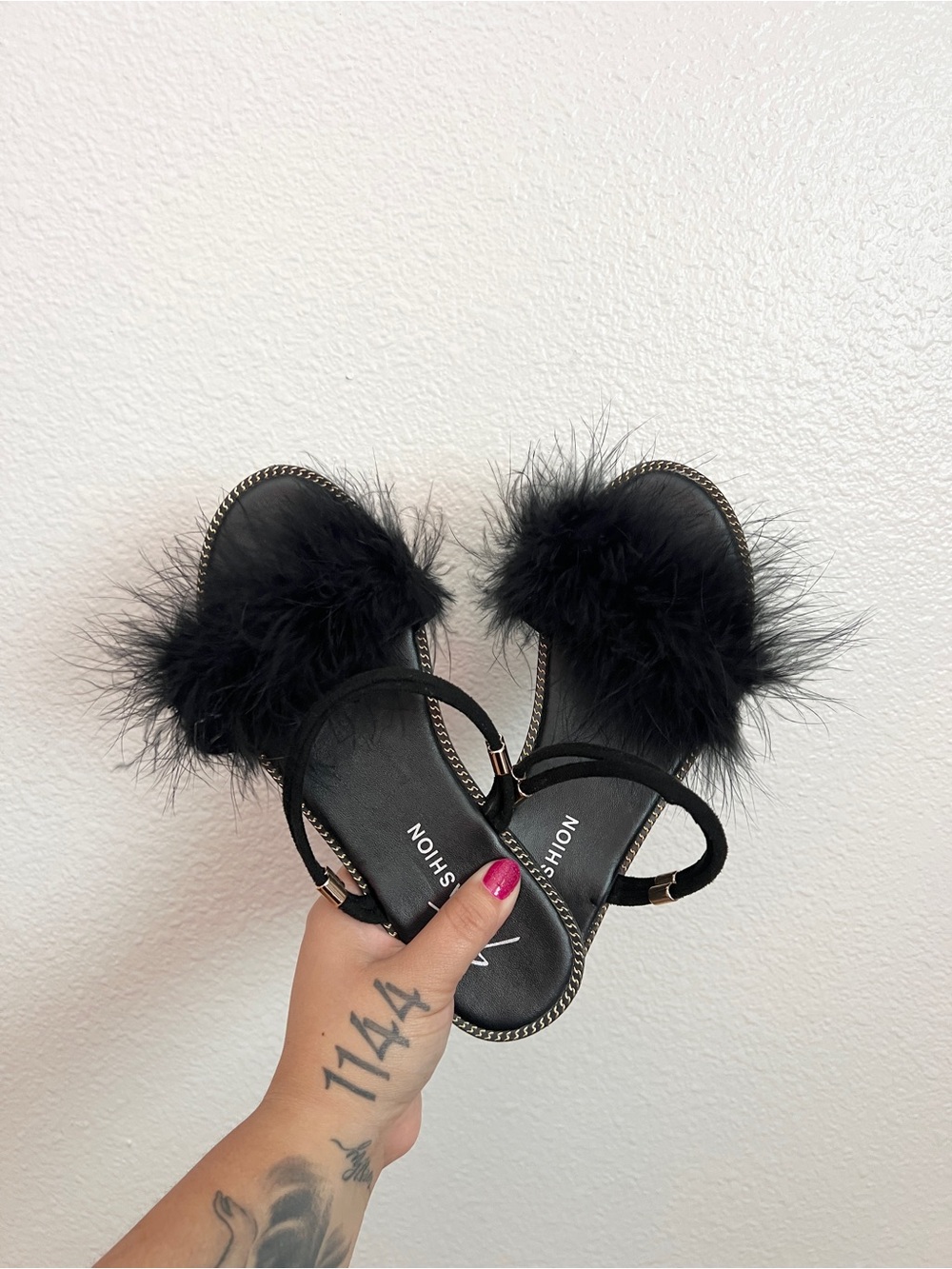 NWOT Black Boa Feather Slide Sandals